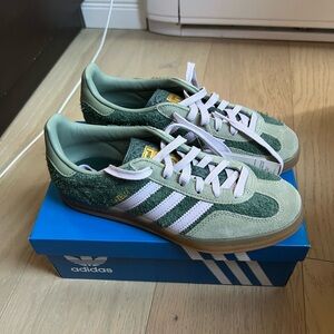 Adidas Men's Gazelle Indoor 'Mineral Green Silver Dawn' size 6.5 US Men’s